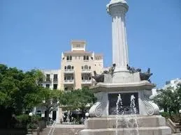 Plaza publica Cristobal Colon